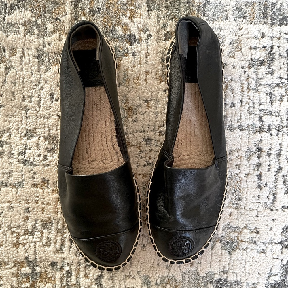 Tory Burch Espadrilles Size 7 Black Leather
Very gently worn, in great condition - Picture 2 of 3